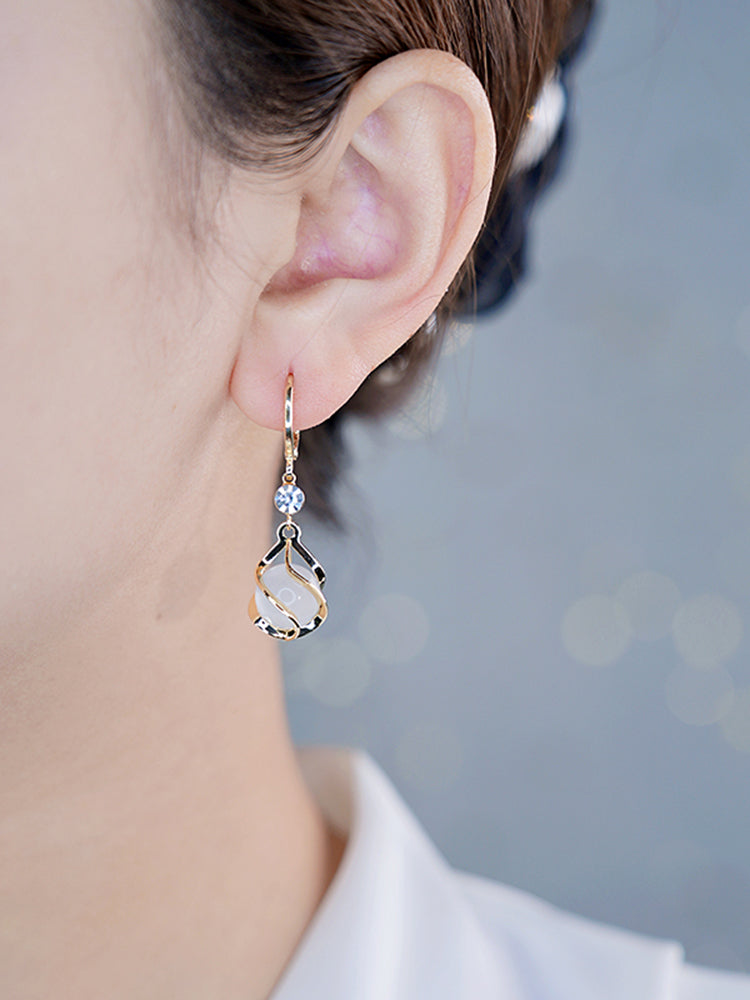 Fashion Design Sense Spiral Opal Earrings Super Flash Diamond Gem Earrings Face Skinny Ear Jewelry