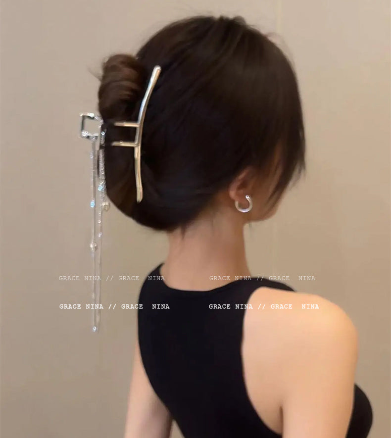 Fringed shark hairpin back head grab clip