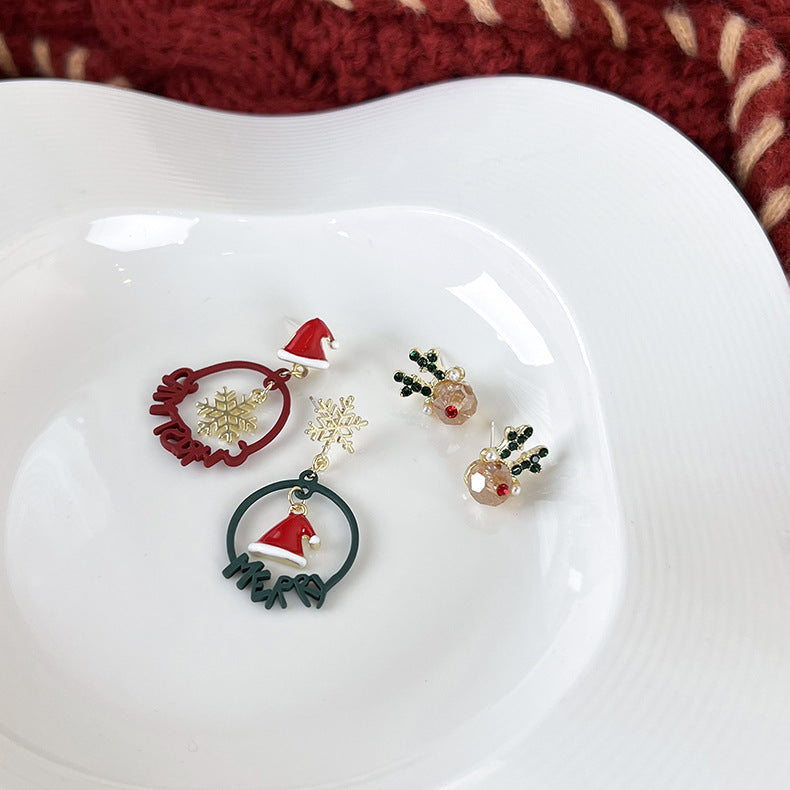 Kerst kleine gift oorbellen vrouwelijke Koreaanse eland sneeuwvlok kerstmuts kleine gewei oorbellen