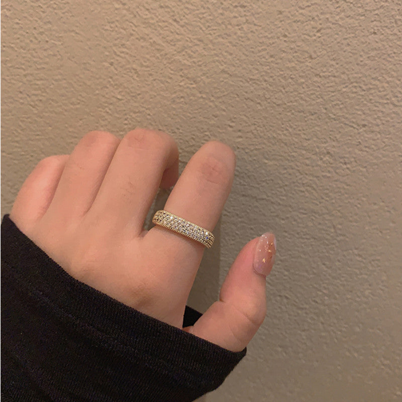 Cincin persegi berlian penuh