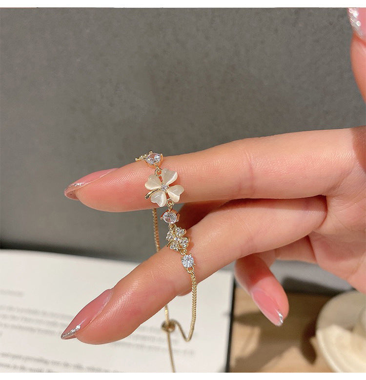 Kabuk dört yapraklı yonca bileklik dişi