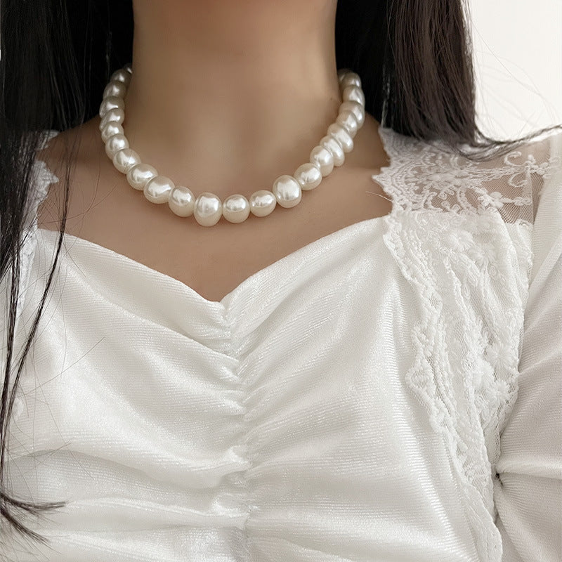 گردنبند و گوشواره بزرگ رترو