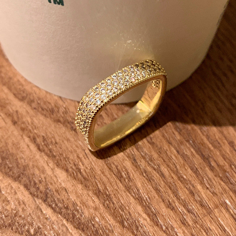 Cincin persegi berlian penuh