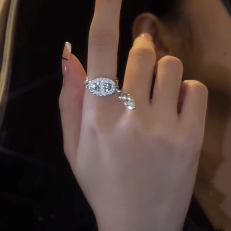 Vòng đeo tay và nhẫn có thể điều chỉnh bằng kim cương đầy đủ mũi lợn