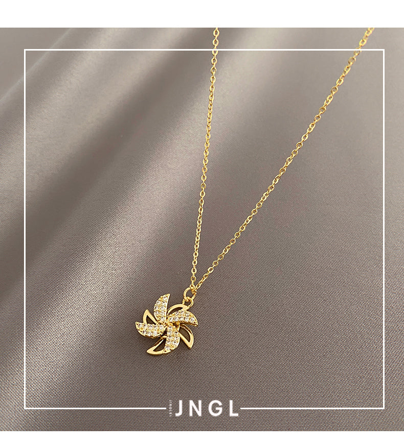 Kalung kincir angin yang dapat diputar untuk wanita musim panas mewah ceruk rantai klavikula 2021 perasaan desain baru aksesoris kalung merah bersih