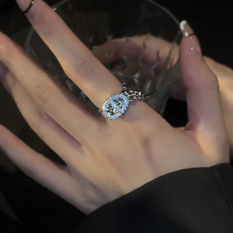 मायनर डिझाईन किंचित इनलेड झिरकॉन पिग नोज चेन समायोज्य रिंग