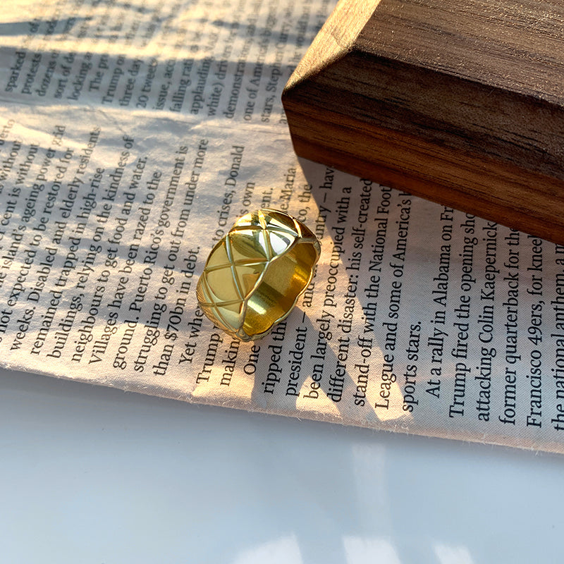 Âu Mỹ Retro Kẻ Sọc Kim Cương Vàng Thép Titan Nhẫn Nữ Thời Trang Cá Tính Nhẫn Cặp Đôi Ngón trỏ Khớp Nhẫn