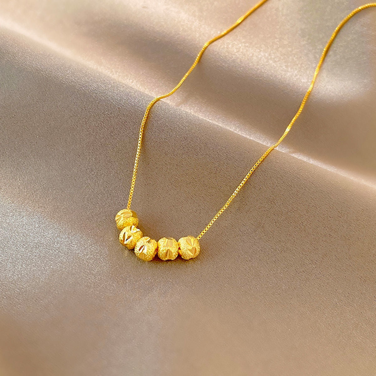 Collier de perles de transfert rétro