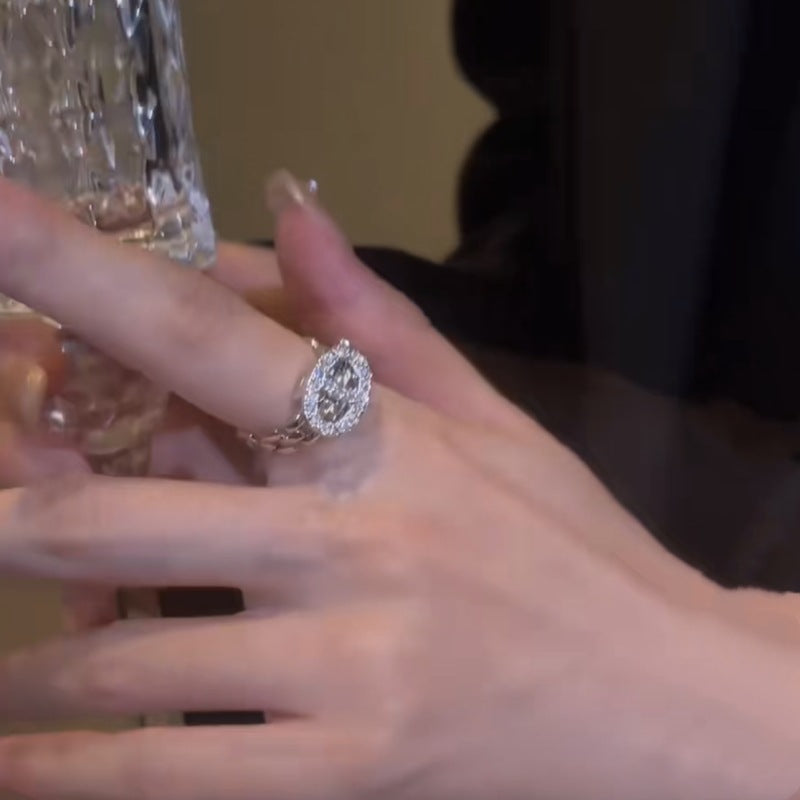 Vòng đeo tay và nhẫn có thể điều chỉnh bằng kim cương đầy đủ mũi lợn