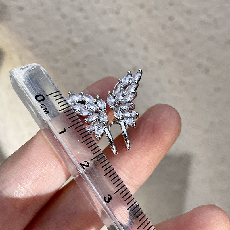 Super flash micro zircon-inlaid butterfly wing ear clip