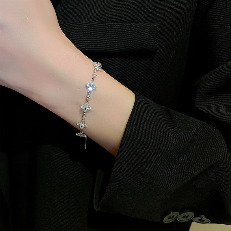 Cold Wind Zircon Flower Bracelet