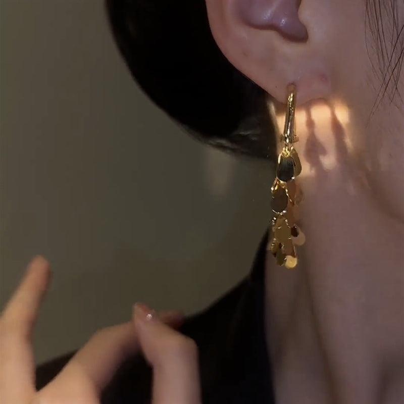 گوشواره منگوله ای پولک دار فلزی