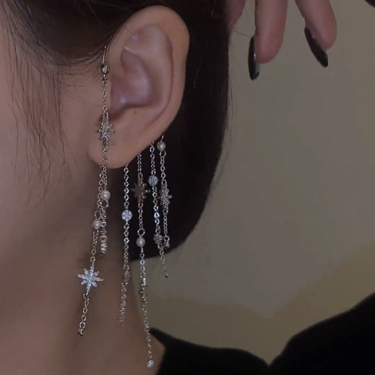 گوشواره منگوله ای نقره ای نامتقارن