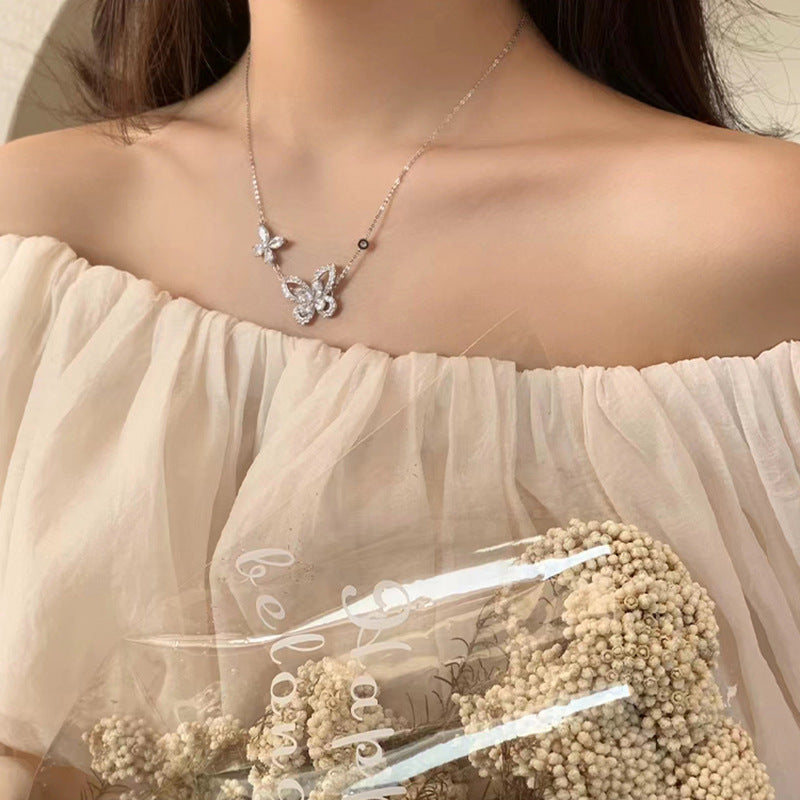 Collana a farfalla con zircone pieno di diamanti Flash