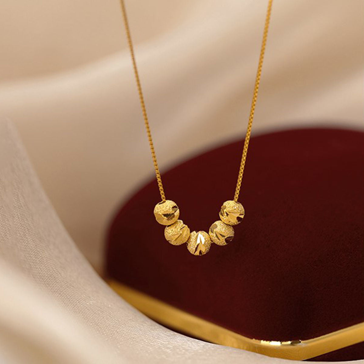 Collier de perles de transfert rétro