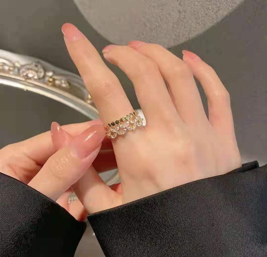 Nhẫn hoa zircon hở ngón trỏ