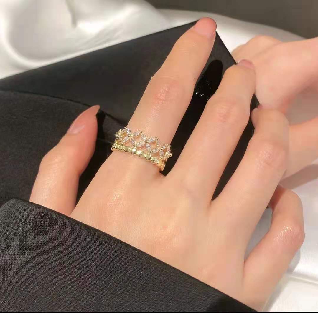 Nhẫn hoa zircon hở ngón trỏ