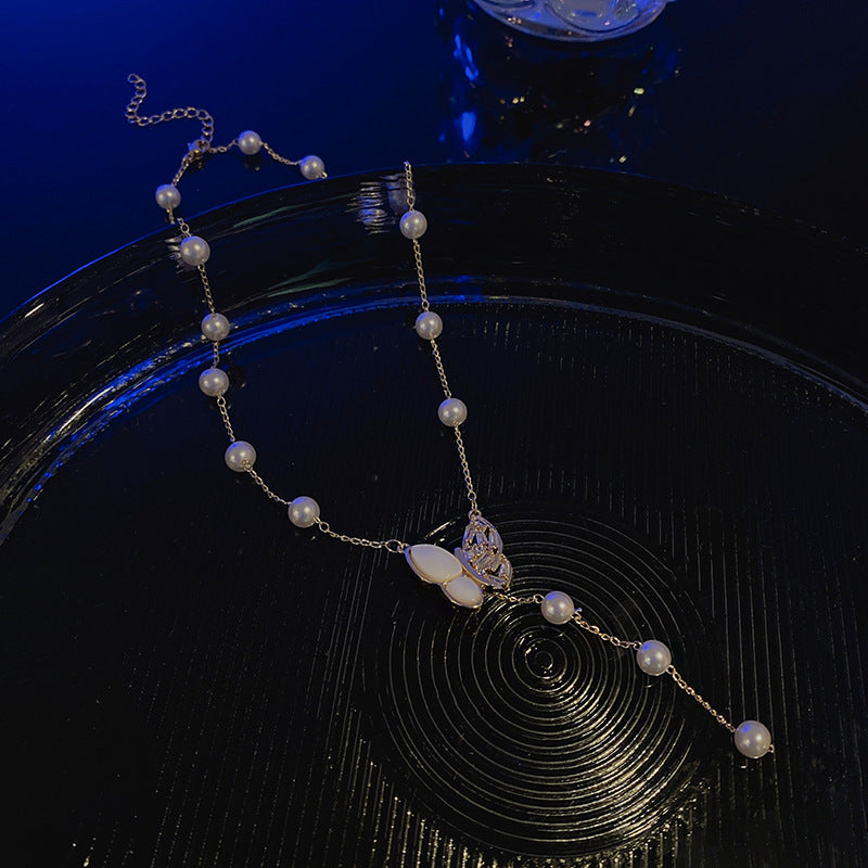 ডায়মন্ড ইমিটেশন মুক্তার প্রজাপতি নেকলেস