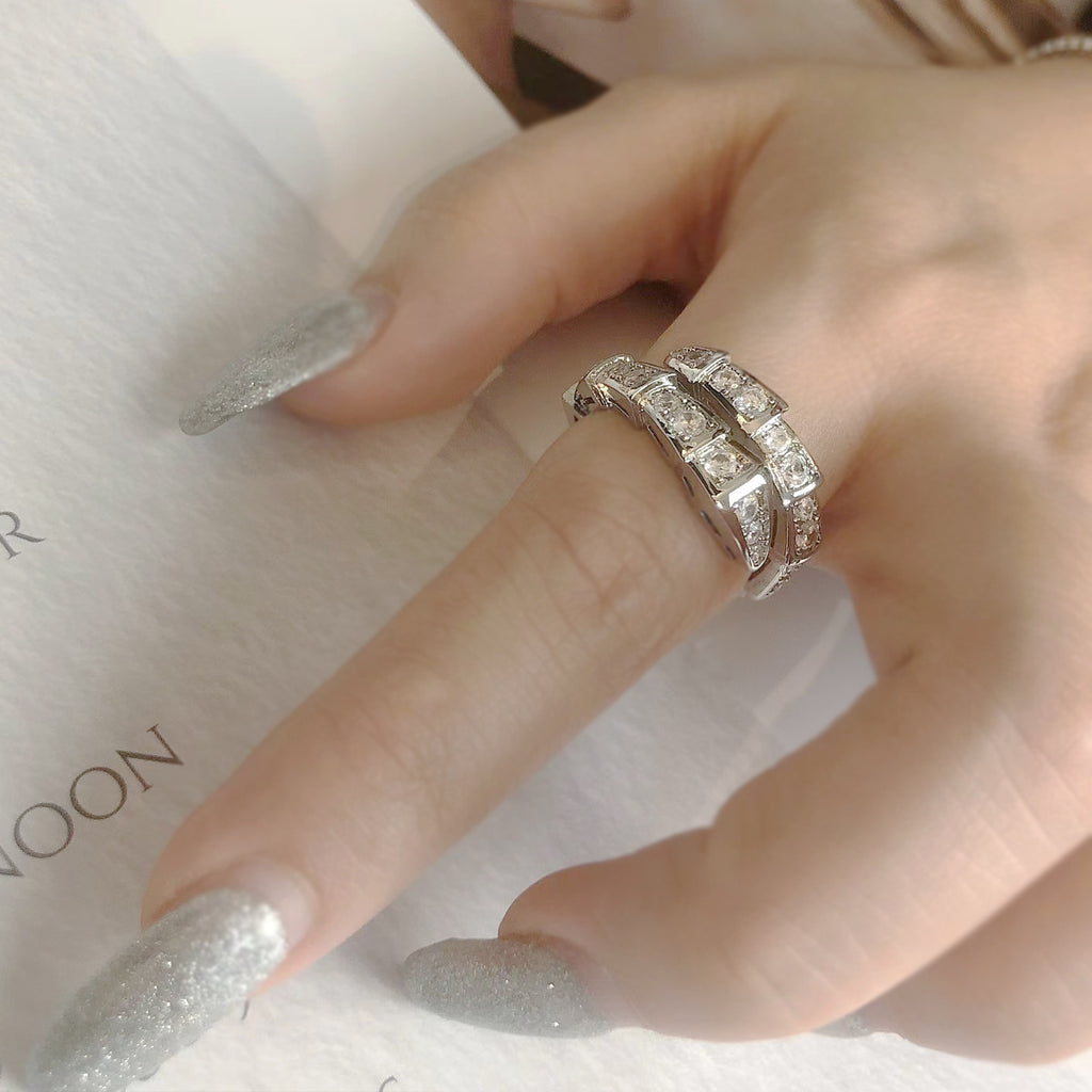 Cincin Tulang Ular Sempit