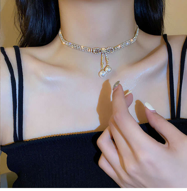 ডায়মন্ড বো নেকলেস