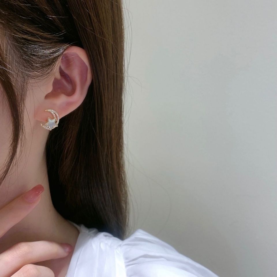 گوشواره های چرخشی با منبت کاری شده با ماه کامل