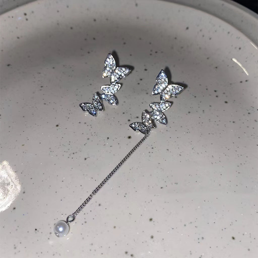 دو تا گوشواره منگوله پروانه ای نامتقارن