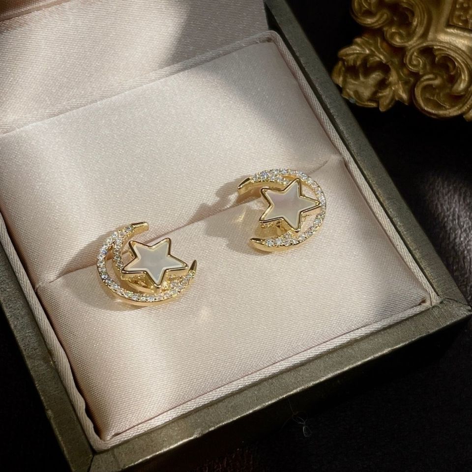 گوشواره های چرخشی با منبت کاری شده با ماه کامل