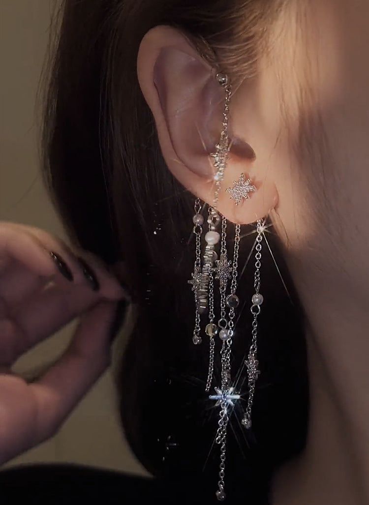 گوشواره منگوله ای نقره ای نامتقارن