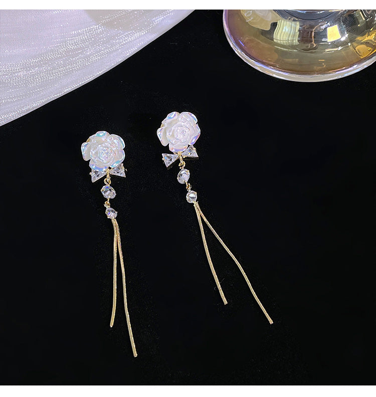 Retro gentle camellia tassel earrings