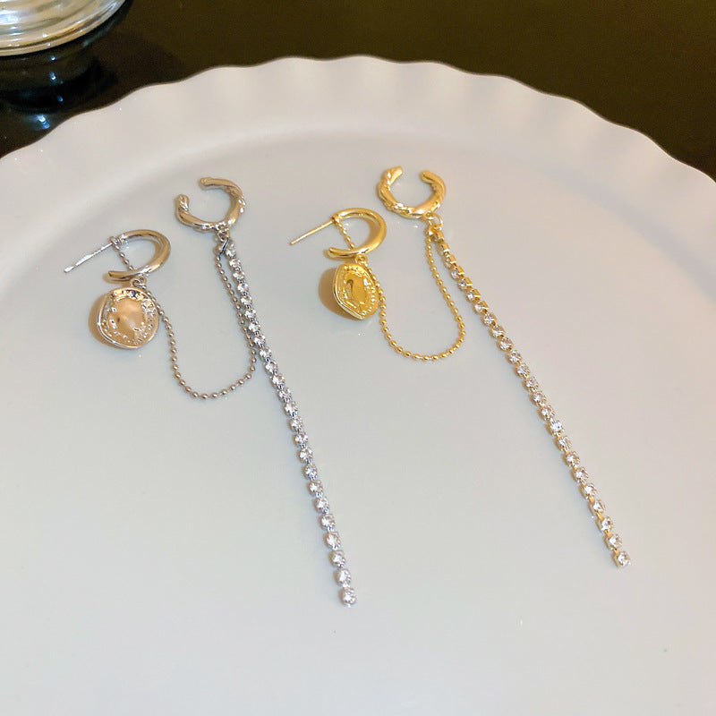 گوشواره های منگوله دار پلاکی گرد و پرتره نامتقارن