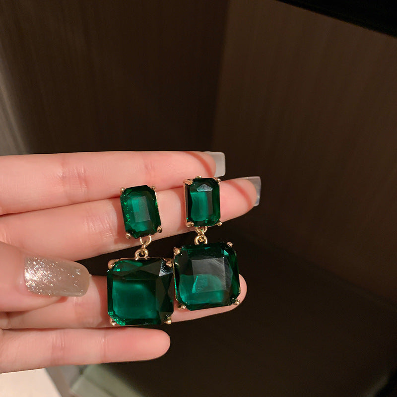 Vintage Green Heart Earrings Cn0044
