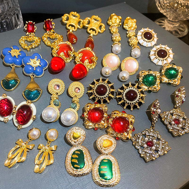 Love Palace Style Retro Stud Earrings Cn0019