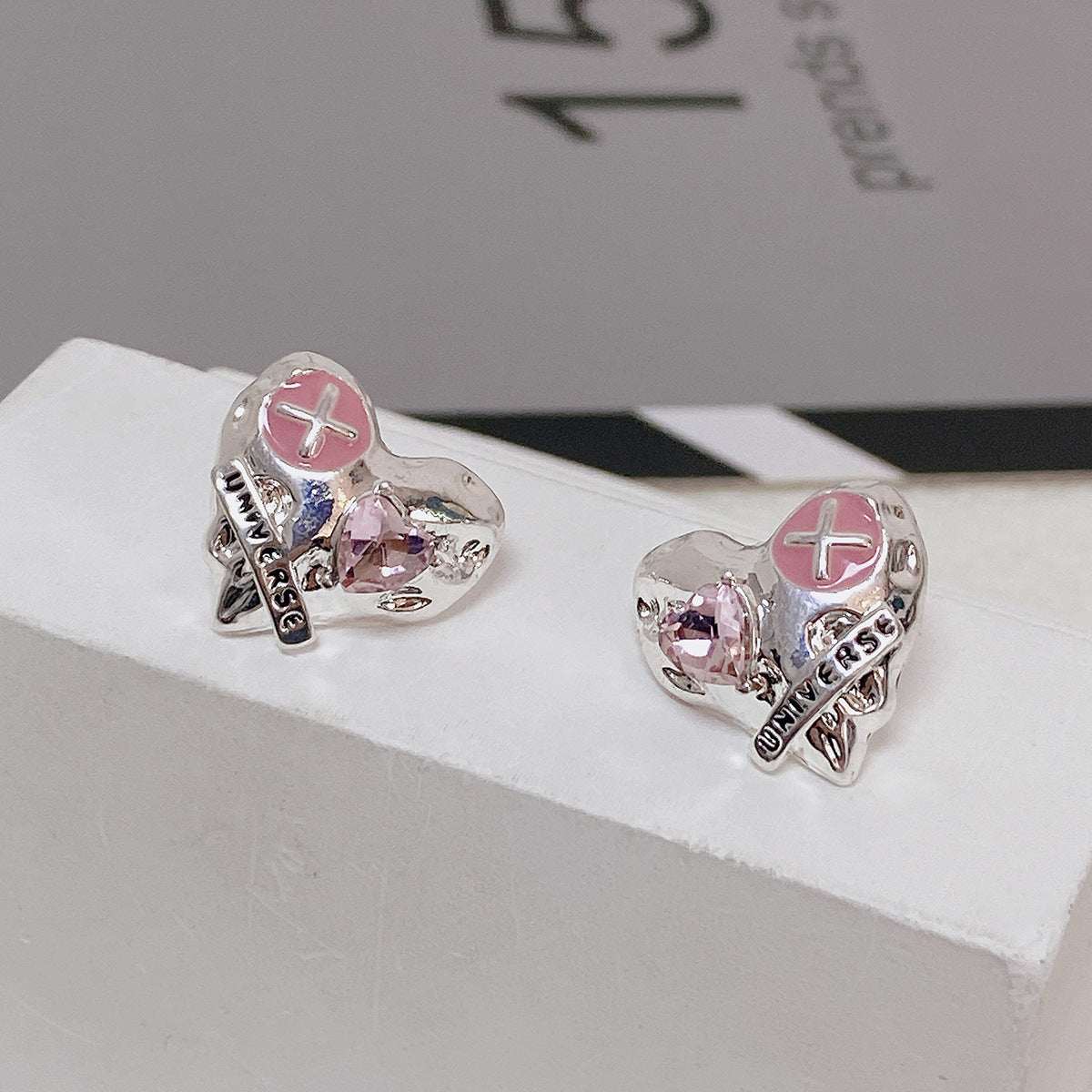 Diamond Love Heart Stud Earrings Cn0072