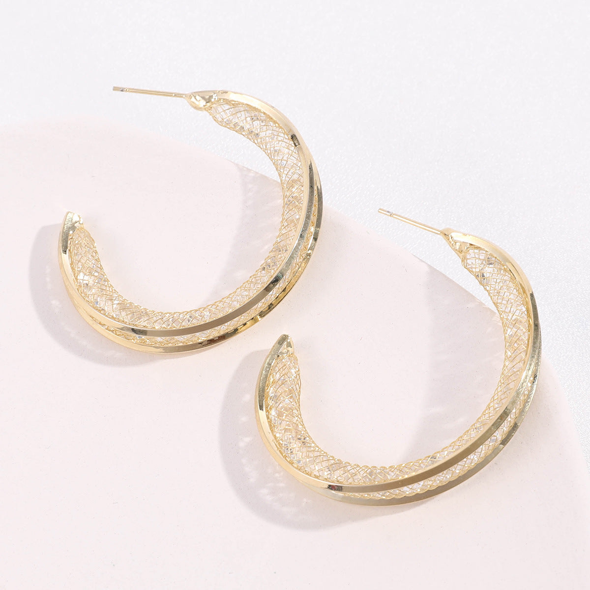 گوشواره های میخی مد صلیب جلو و پشت توخالی مشبک شخصی اروپایی و آمریکایی