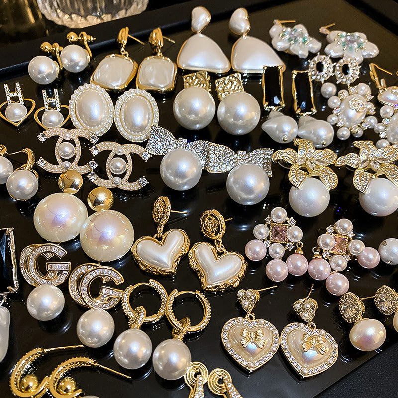 Retro Alphabet Zircon Earrings Cn0018