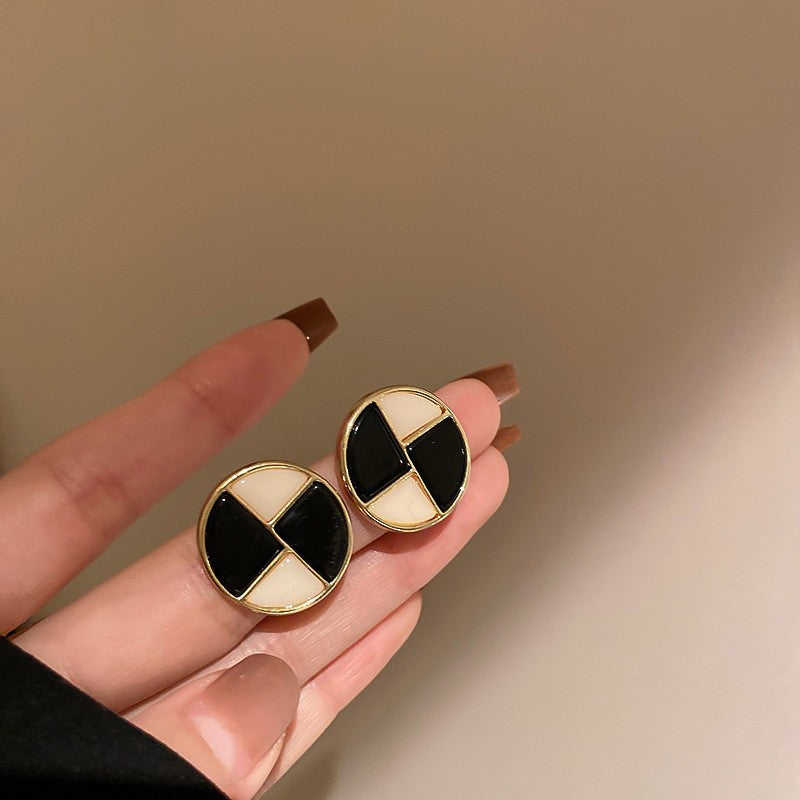 Sweet Kuchao Flu Dark Wind Ear Studs Cn0022