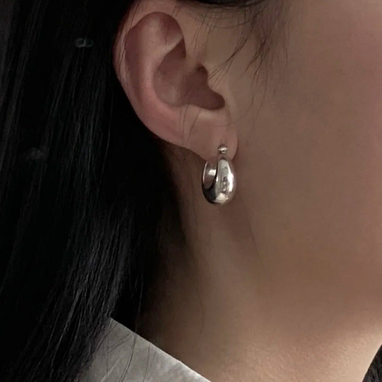 گوشواره‌های میخ‌دار رترو زنانه به سبک هنگ کنگی