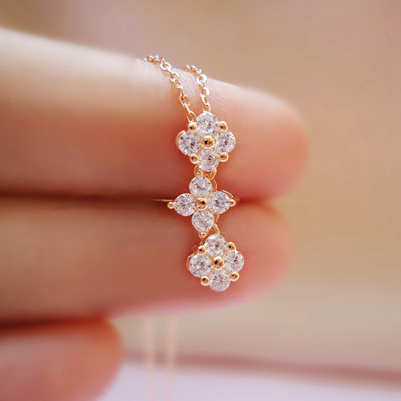 چار پتیوں کا سہ شاخہ دوہری پہننے والا دل کے سائز کا ہار