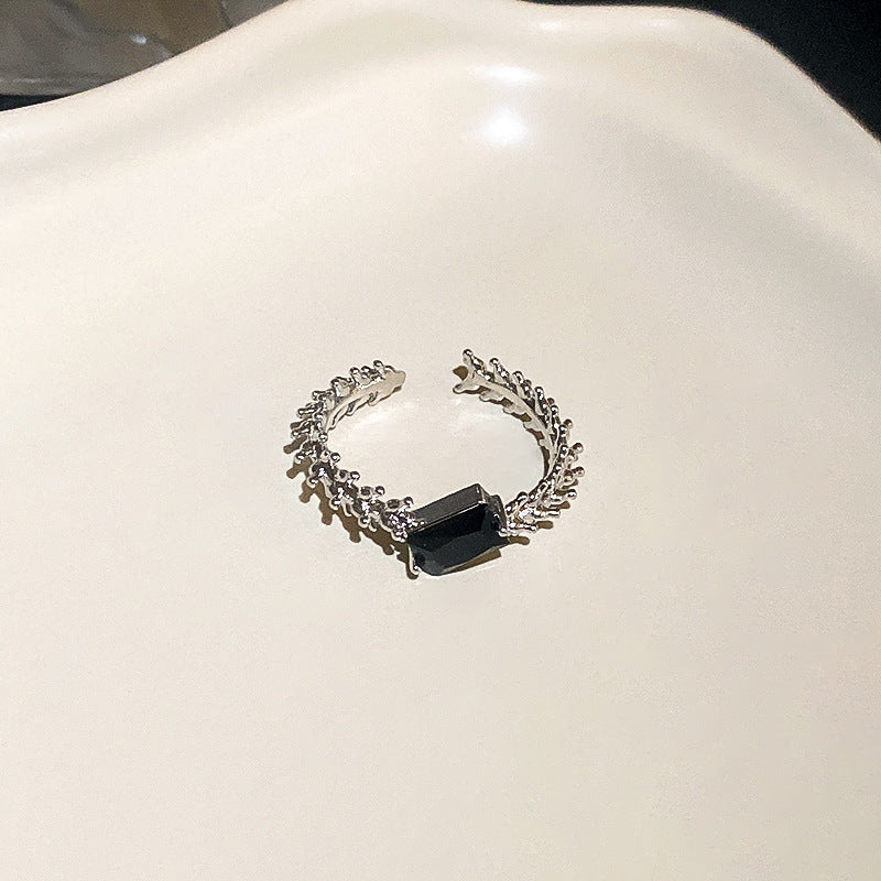 Emerald Zircon Stitching Ring Cn0015