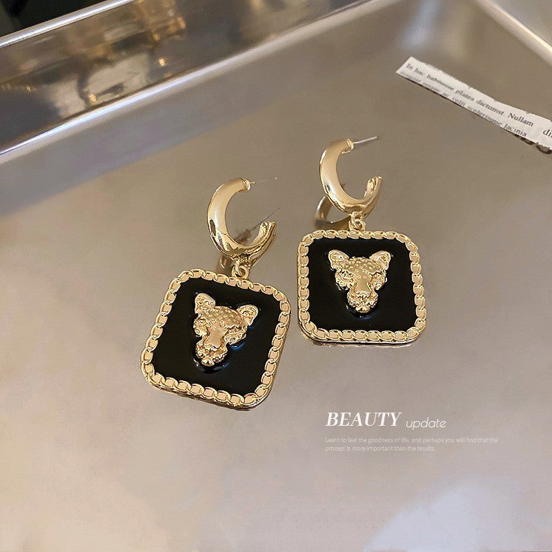 Sweet Kuchao Flu Dark Wind Ear Studs Cn0022