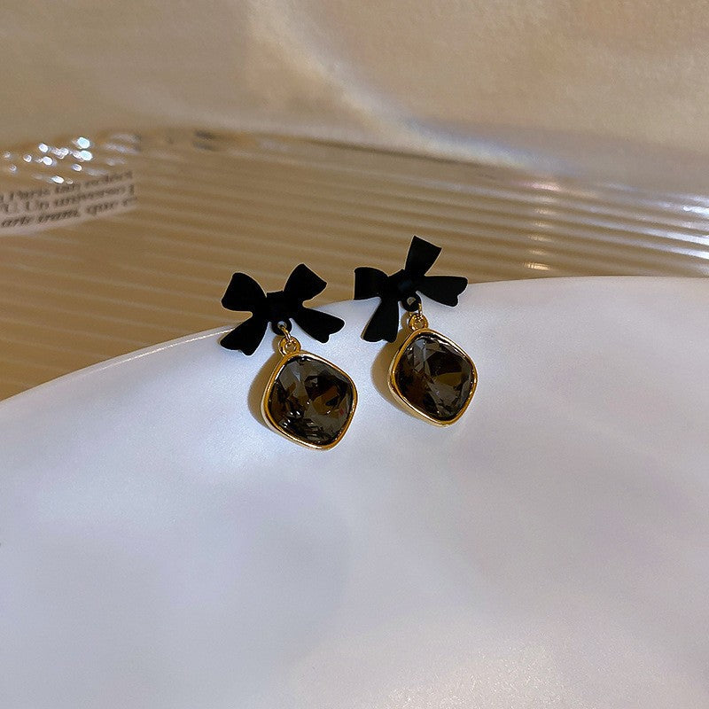 Sweet Kuchao Flu Dark Wind Ear Studs Cn0022