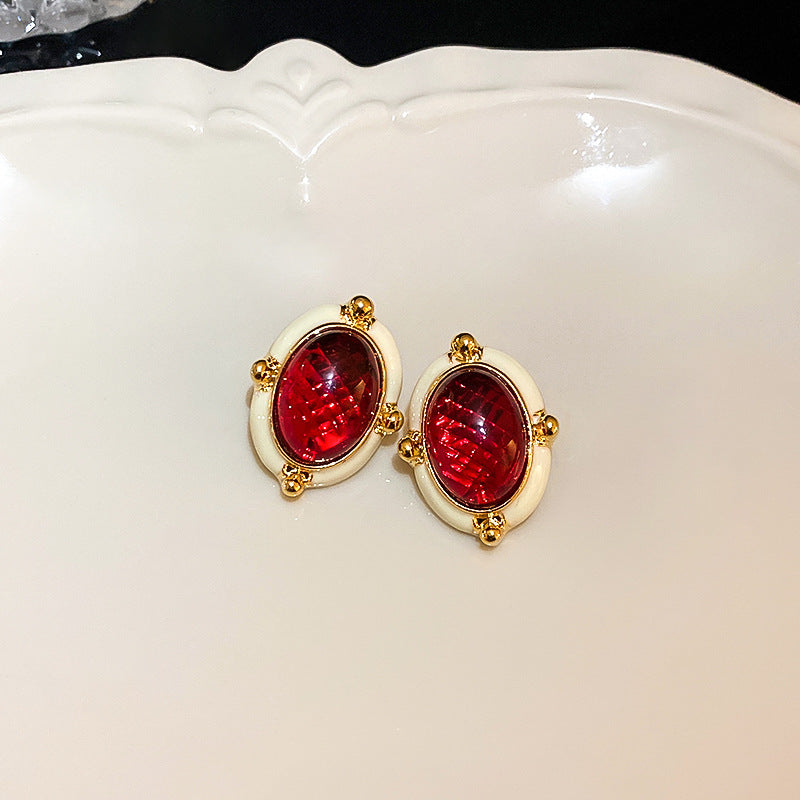 Love Palace Style Retro Stud Earrings Cn0019