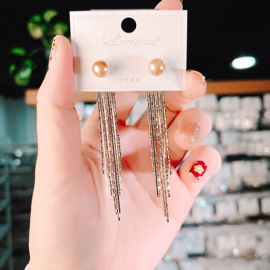 Hoa tai tua rua gắn phía sau phong cách cổ điển