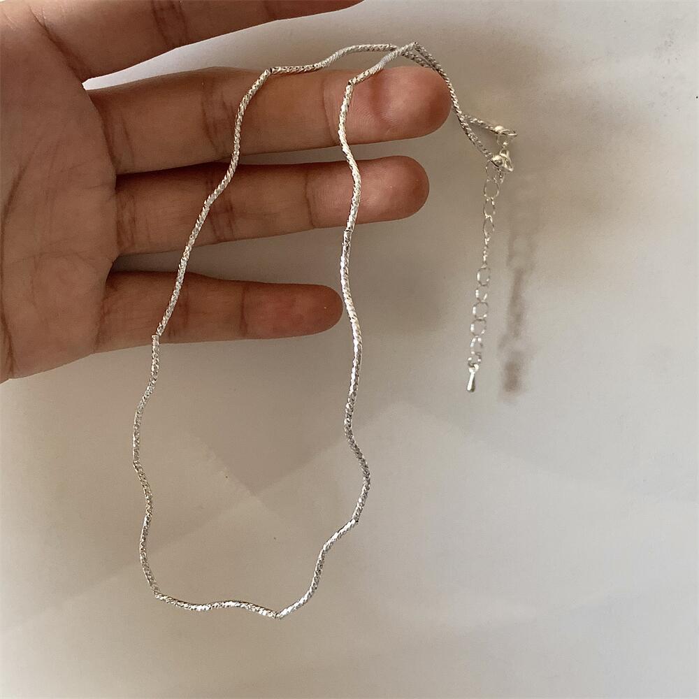 Basit dalgalı boyun zinciri