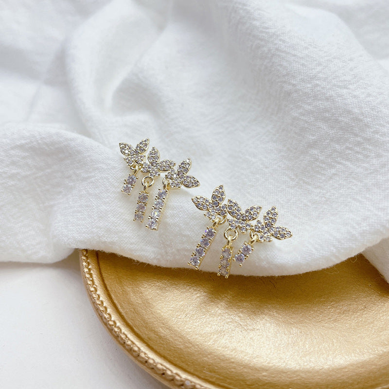 گوشواره گوشواره گوشواره با زنجیره کوتاه گل میخ الماس نفیس