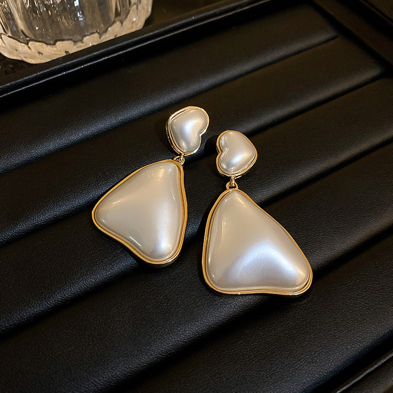 Retro Alphabet Zircon Earrings Cn0018