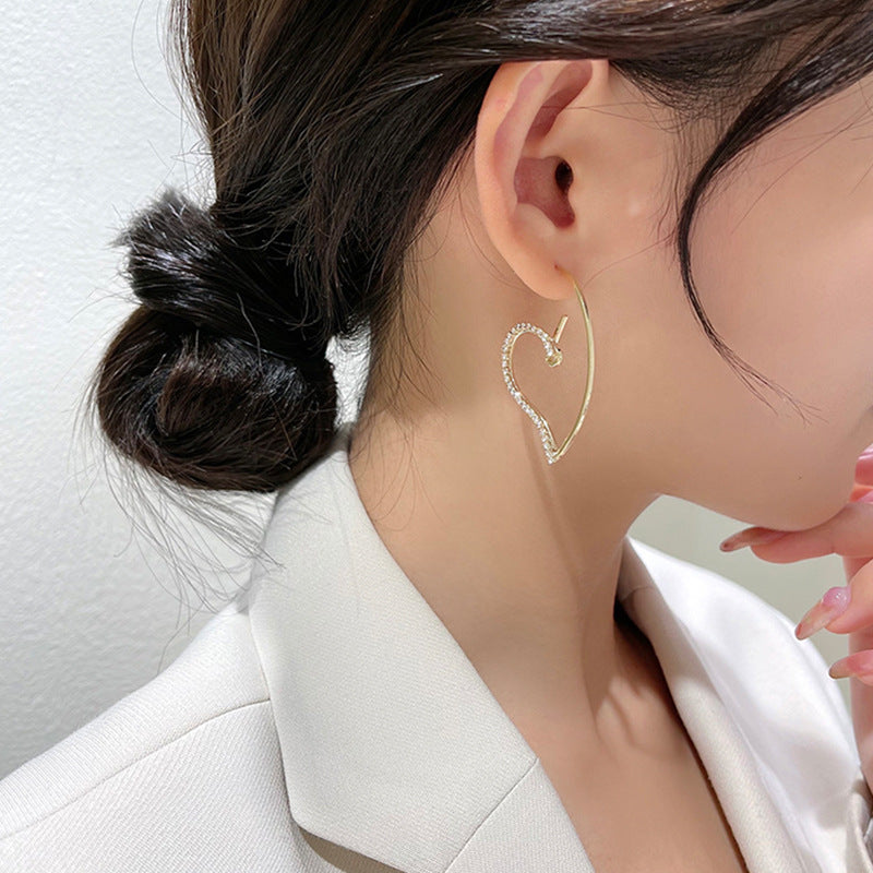 گوشواره قلب فلزی طرح طاقچه شیک و شیک حلقه گوش ساده