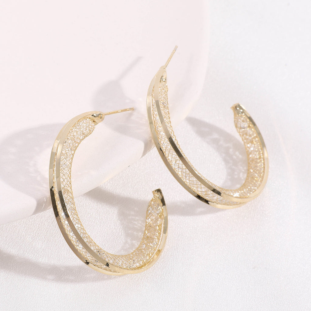 Châu Âu và Châu Mỹ Cá Tính Lưới Rỗng Kim Loại Mặt Trước Và Mặt Sau Chéo Bông Tai Thời Trang