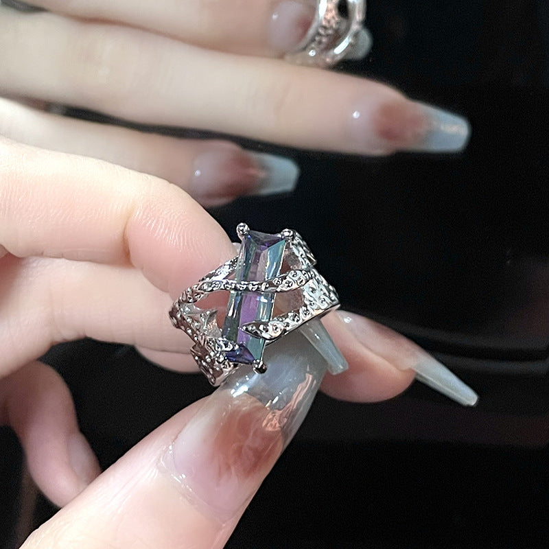 Thorn Dark Open-End Zircon Ring CN0003