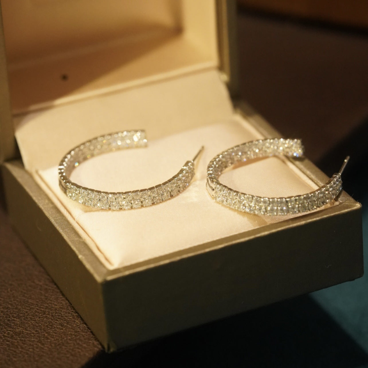 گوشواره دو طرفه حلقه گوشواره بزرگ نقره ای الماس، گوشواره دو طرفه کریستال زیرکون میکرو منبت کاری شده